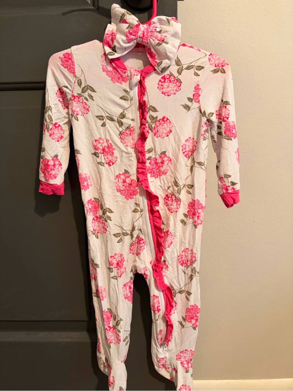 Milkberry footed pjs 6-9M